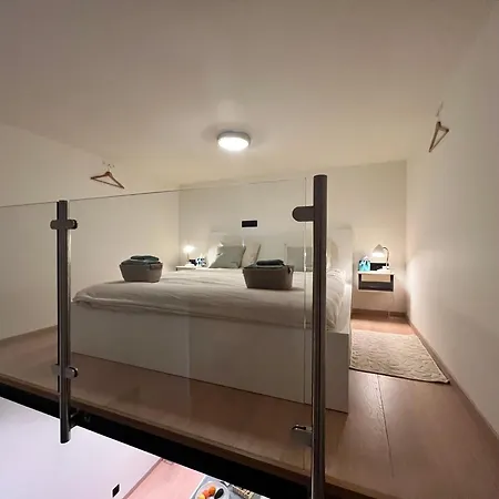 Digital - Modern New Renovated Peaceful & Close To Center Lägenhet