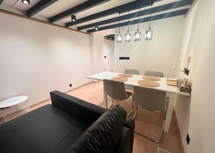 Digital - Modern New Renovated Peaceful & Close To Center * בודפשט