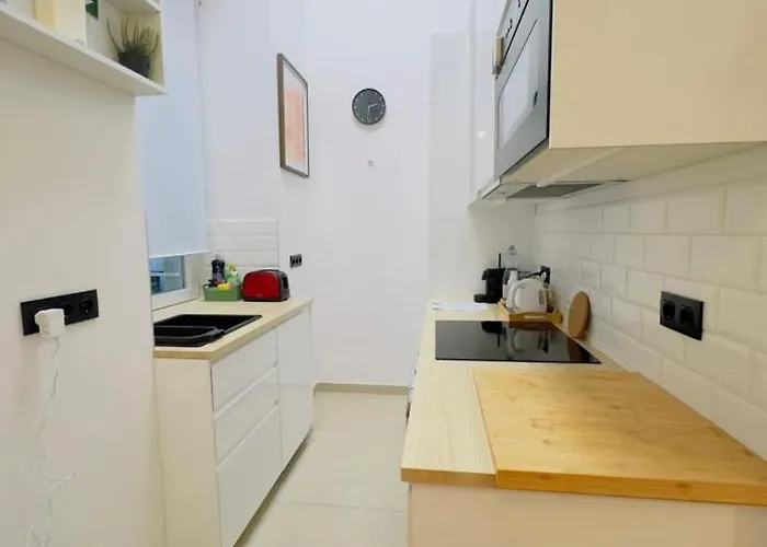 Digital - Modern New Renovated Peaceful & Close To Center דירה *